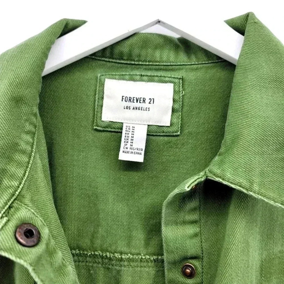 Forever  21 - Picture 3 of 3